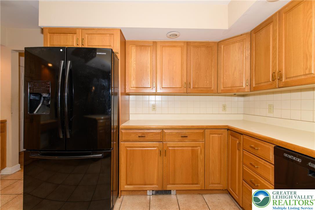 Hanover Twp, Pennsylvania 18017, United States, 4 Bedrooms Bedrooms, ,4 BathroomsBathrooms,Residential,Active,152390