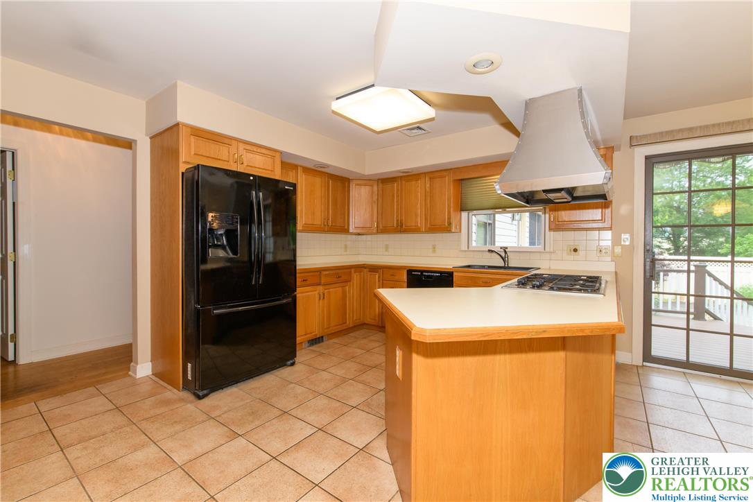 Hanover Twp, Pennsylvania 18017, United States, 4 Bedrooms Bedrooms, ,4 BathroomsBathrooms,Residential,Active,152390