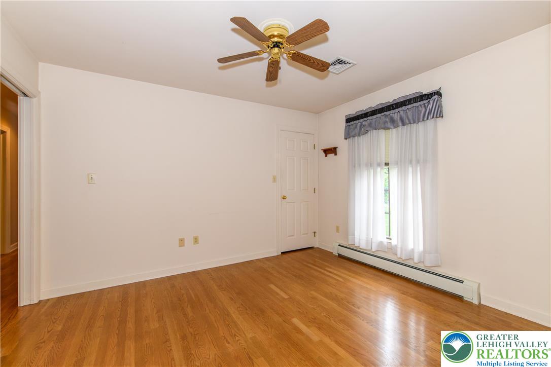 Hanover Twp, Pennsylvania 18017, United States, 4 Bedrooms Bedrooms, ,4 BathroomsBathrooms,Residential,Active,152390