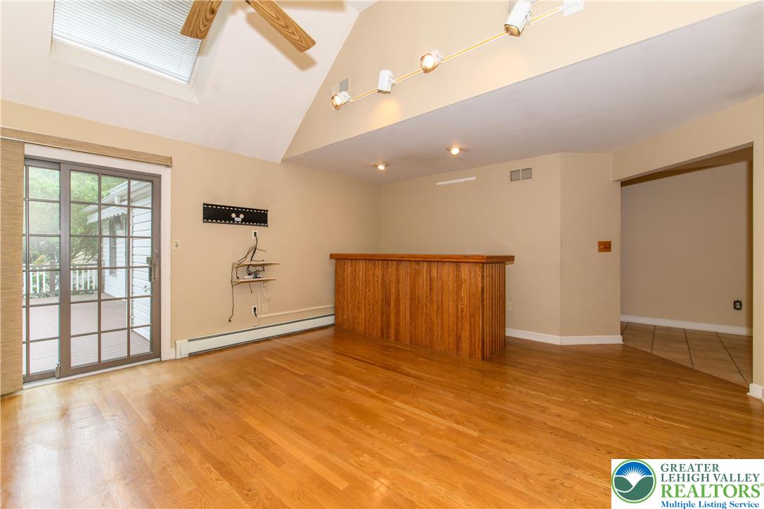 Hanover Twp, Pennsylvania 18017, United States, 4 Bedrooms Bedrooms, ,4 BathroomsBathrooms,Residential,Active,152390