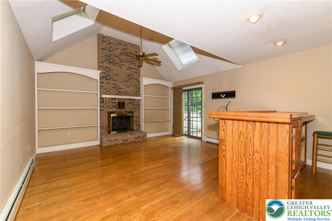 Hanover Twp, Pennsylvania 18017, United States, 4 Bedrooms Bedrooms, ,4 BathroomsBathrooms,Residential,Active,152390