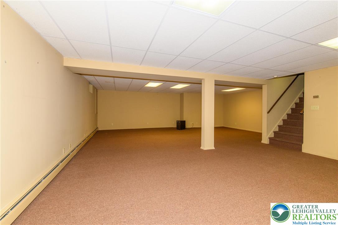 Hanover Twp, Pennsylvania 18017, United States, 4 Bedrooms Bedrooms, ,4 BathroomsBathrooms,Residential,Active,152390