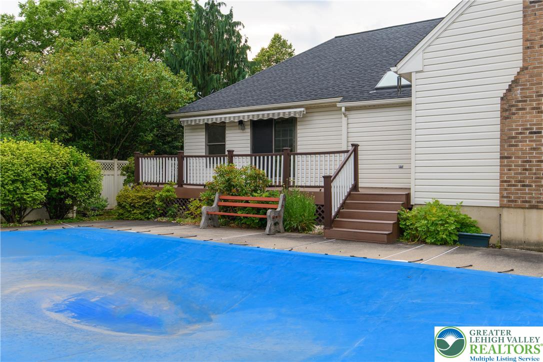 Hanover Twp, Pennsylvania 18017, United States, 4 Bedrooms Bedrooms, ,4 BathroomsBathrooms,Residential,Active,152390