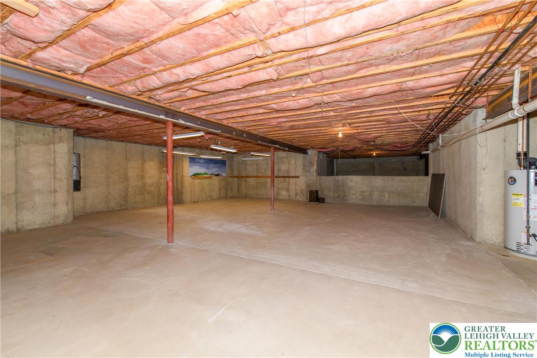 Hanover Twp, Pennsylvania 18017, United States, 4 Bedrooms Bedrooms, ,4 BathroomsBathrooms,Residential,Active,152390