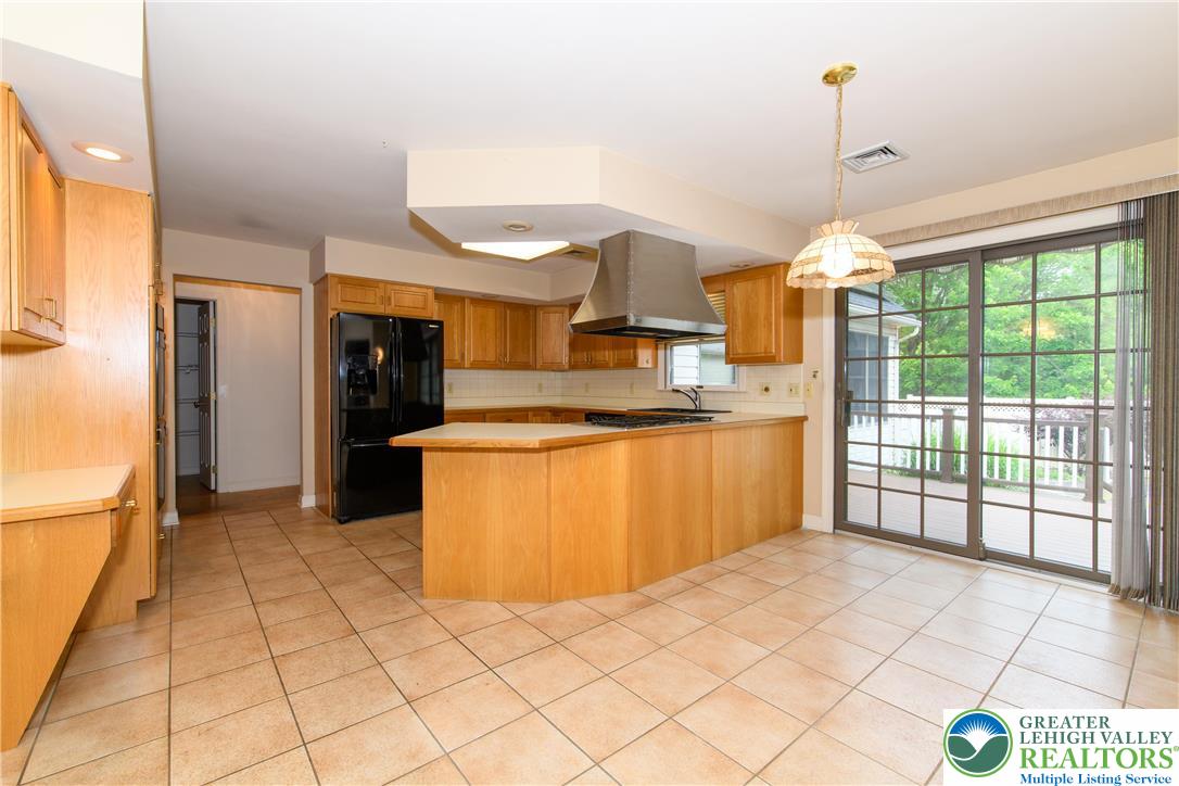 Hanover Twp, Pennsylvania 18017, United States, 4 Bedrooms Bedrooms, ,4 BathroomsBathrooms,Residential,Active,152390