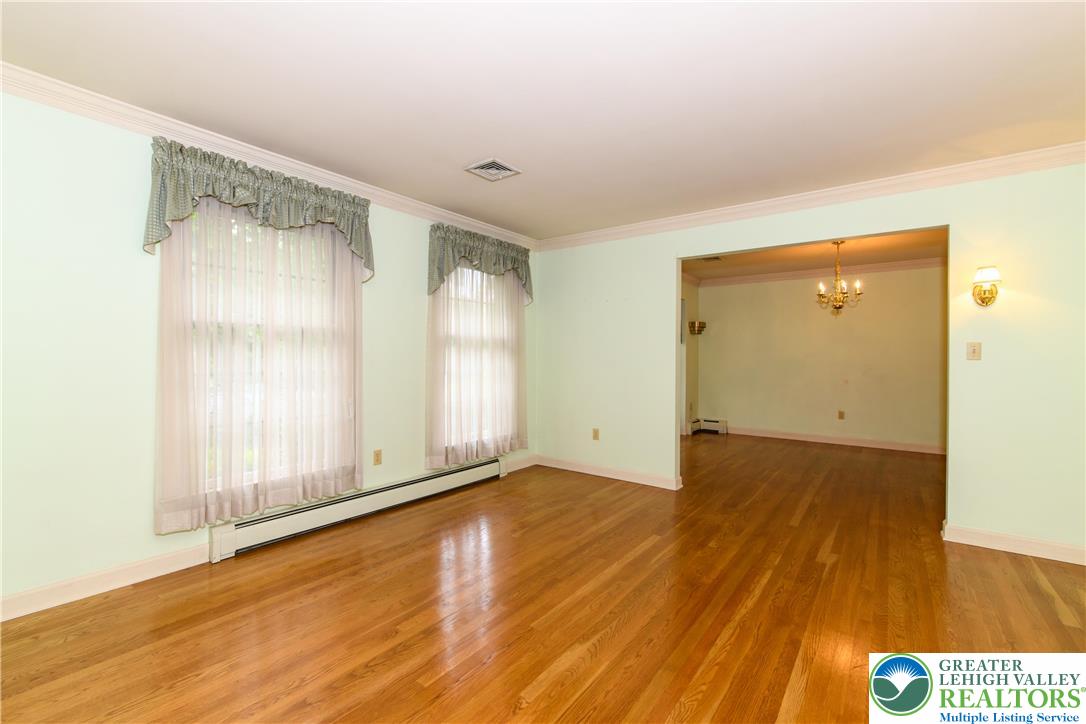 Hanover Twp, Pennsylvania 18017, United States, 4 Bedrooms Bedrooms, ,4 BathroomsBathrooms,Residential,Active,152390