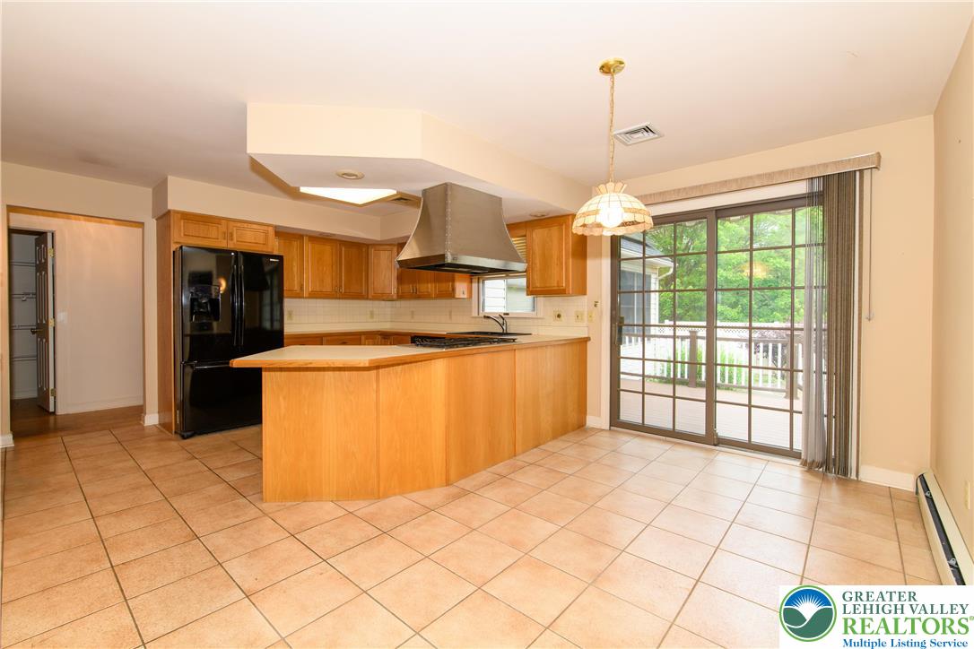 Hanover Twp, Pennsylvania 18017, United States, 4 Bedrooms Bedrooms, ,4 BathroomsBathrooms,Residential,Active,152390