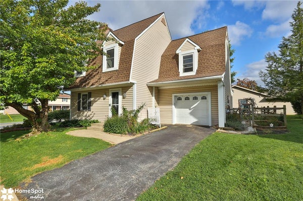 1862 FALCON DR, BETHLEHEM, PA 18017 - Image df32f72fda877d1d0adbd7fab84a80d5/2608972246