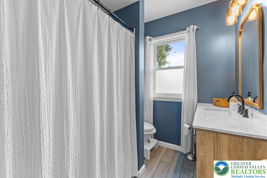 Wilson Boro, Pennsylvania 18042, United States, 4 Bedrooms Bedrooms, ,2 BathroomsBathrooms,Residential,Active,167866