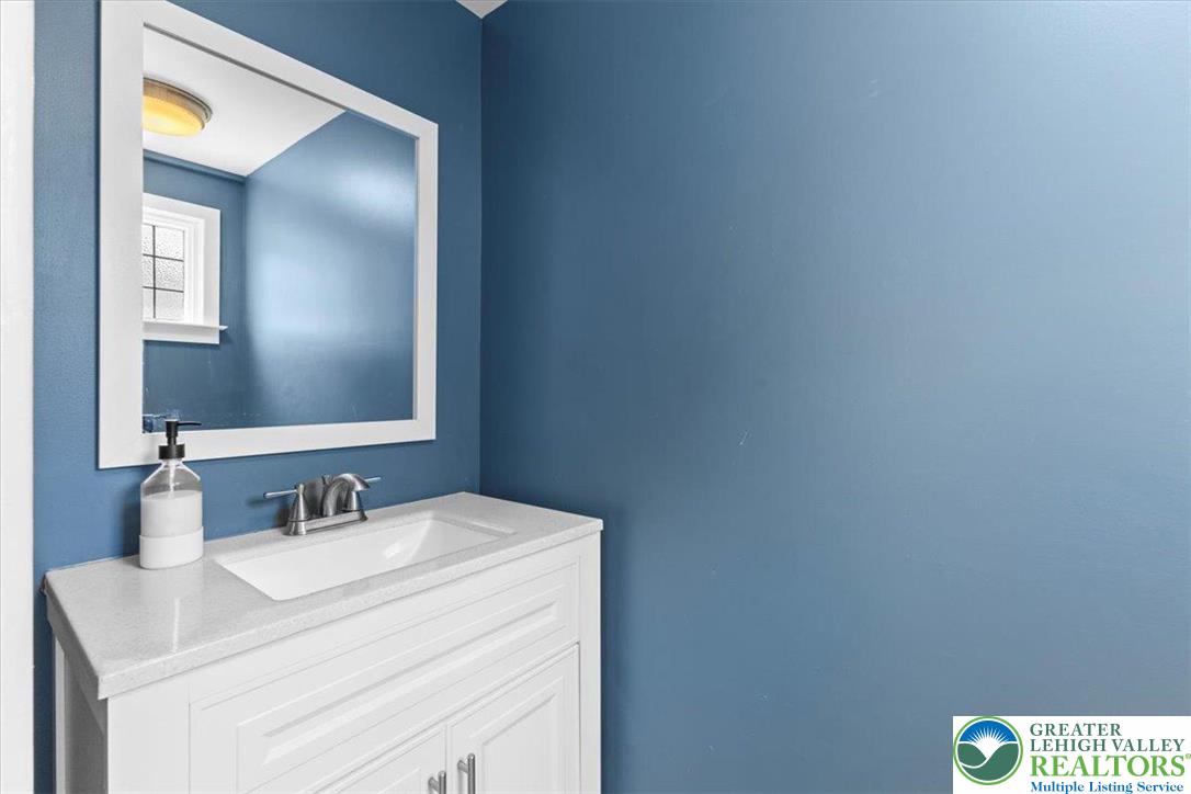 Wilson Boro, Pennsylvania 18042, United States, 4 Bedrooms Bedrooms, ,2 BathroomsBathrooms,Residential,Active,167866