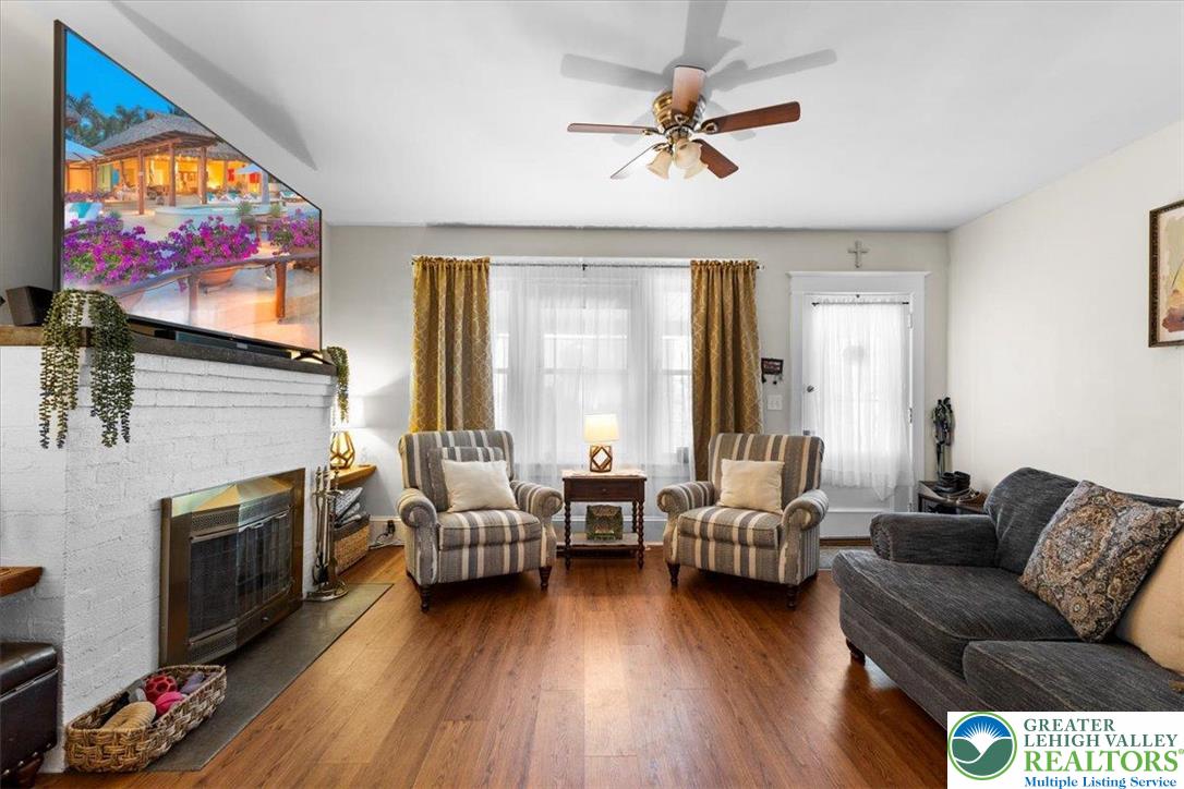 Wilson Boro, Pennsylvania 18042, United States, 4 Bedrooms Bedrooms, ,2 BathroomsBathrooms,Residential,Active,167866