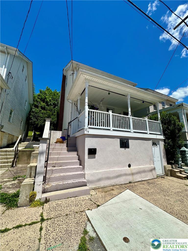 414 Center Avenue