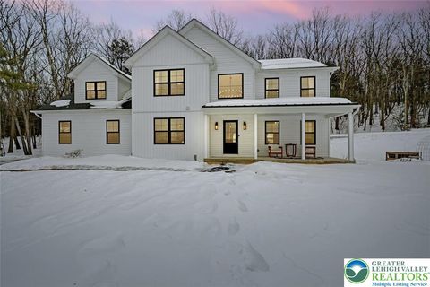 Photo of 208 Bryan Drive, Polk Twp, PA 18333 (MLS # 771717)