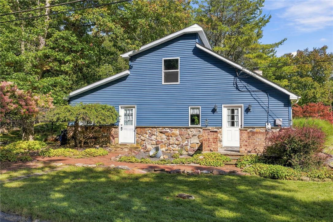 14 Twin Lake Road