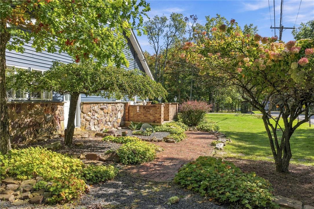 14 Twin Lake Road