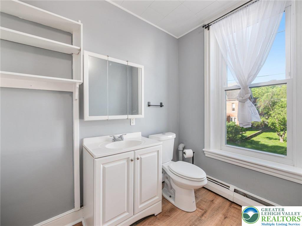 Lyons Borough, Pennsylvania 19536, United States, 4 Bedrooms Bedrooms, ,1 BathroomBathrooms,Residential,Active,162850