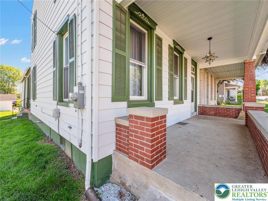 Lyons Borough, Pennsylvania 19536, United States, 4 Bedrooms Bedrooms, ,1 BathroomBathrooms,Residential,Active,162850