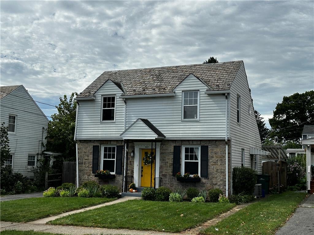 937 Elm Street