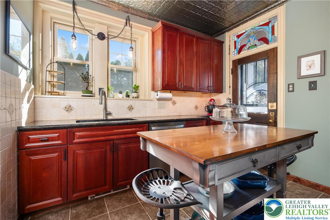 South Whitehall Twp, Pennsylvania 18104, United States, 5 Bedrooms Bedrooms, ,3 BathroomsBathrooms,Residential,Active,244361