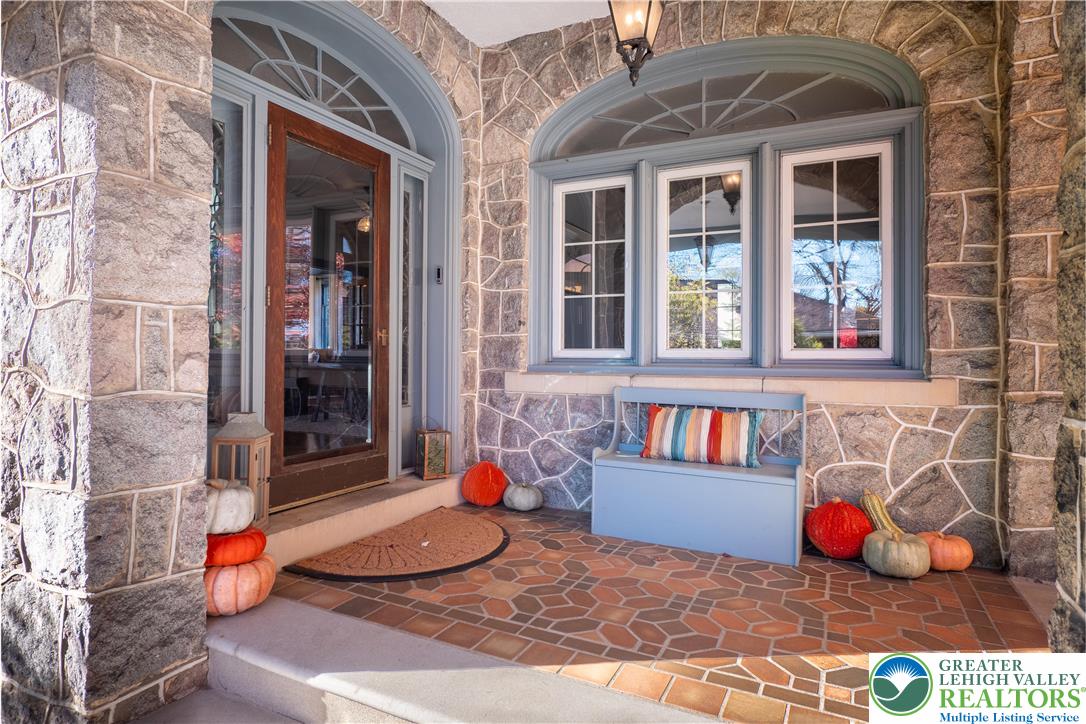 South Whitehall Twp, Pennsylvania 18104, United States, 5 Bedrooms Bedrooms, ,3 BathroomsBathrooms,Residential,Active,244361