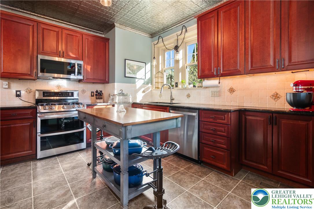 South Whitehall Twp, Pennsylvania 18104, United States, 5 Bedrooms Bedrooms, ,3 BathroomsBathrooms,Residential,Active,244361