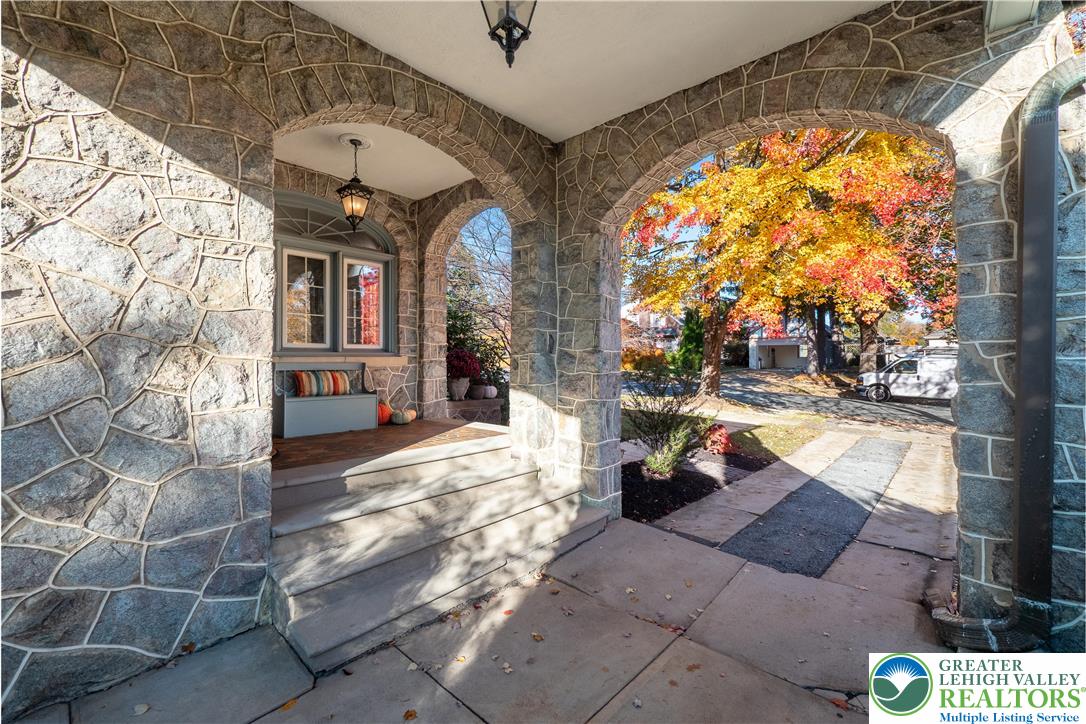 South Whitehall Twp, Pennsylvania 18104, United States, 5 Bedrooms Bedrooms, ,3 BathroomsBathrooms,Residential,Active,244361