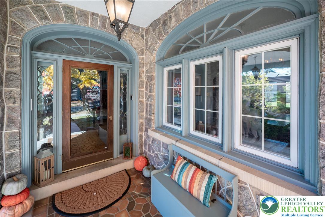 South Whitehall Twp, Pennsylvania 18104, United States, 5 Bedrooms Bedrooms, ,3 BathroomsBathrooms,Residential,Active,244361