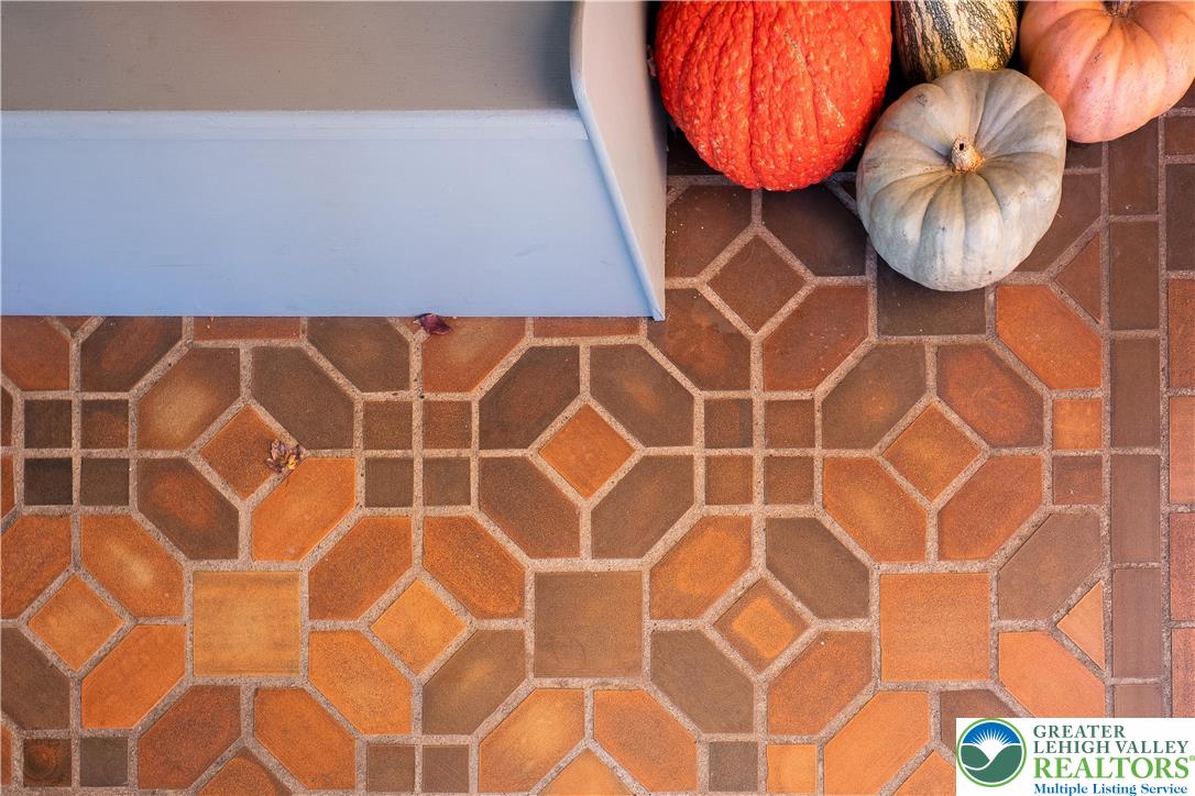 South Whitehall Twp, Pennsylvania 18104, United States, 5 Bedrooms Bedrooms, ,3 BathroomsBathrooms,Residential,Active,244361