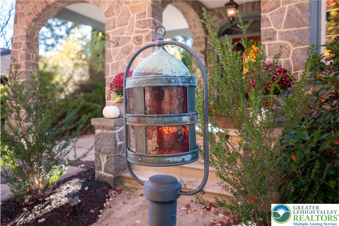 South Whitehall Twp, Pennsylvania 18104, United States, 5 Bedrooms Bedrooms, ,3 BathroomsBathrooms,Residential,Active,244361