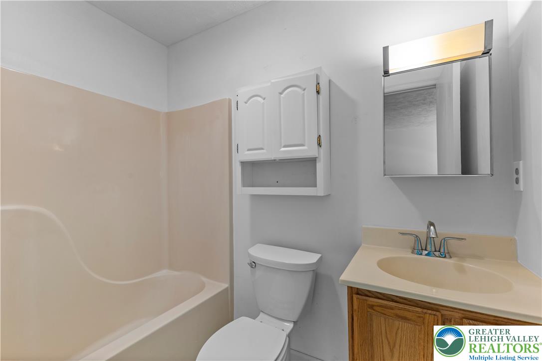 Penn Forest Twp, Pennsylvania 18229, United States, 2 Bedrooms Bedrooms, ,2 BathroomsBathrooms,Residential,Active,154245