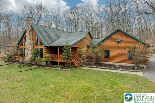 1212 ACACIA DR, HAWLEY, PA 18428 - Image e744fcbdb0f3d5b5d4ced3e4514acaca/2431727792