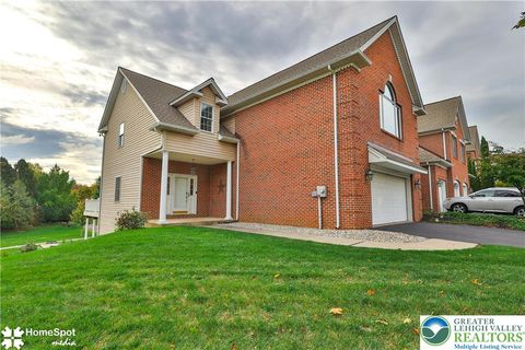 Photo of 552 Parkside Court, Allentown, PA 18104 (MLS # 766605) Photo of 552 Parkside Court, Allentown, PA 18104 (MLS # 766605)