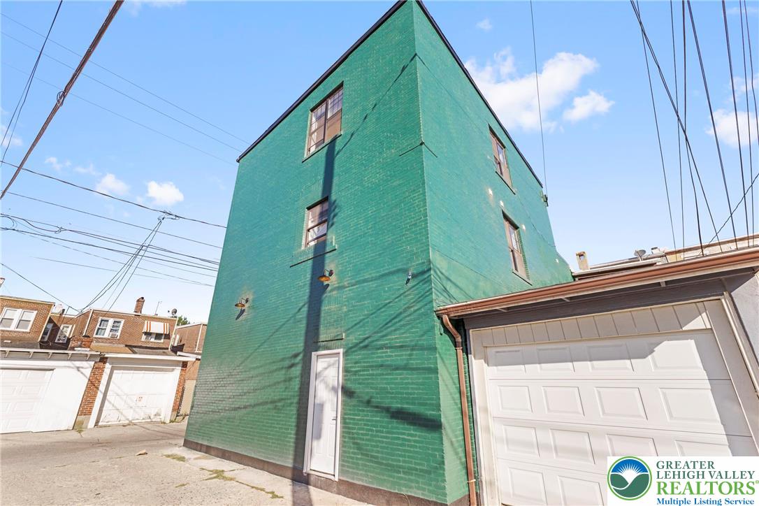 732 W Tilghman Street