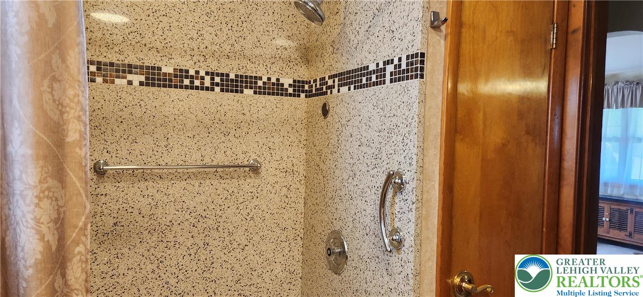 Fountain Hill Boro, Pennsylvania 18015, United States, 3 Bedrooms Bedrooms, ,2 BathroomsBathrooms,Residential,Active,206874