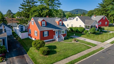 Photo of 557 Ellen Street, Hellertown Boro, PA 18055 (MLS # 781389)