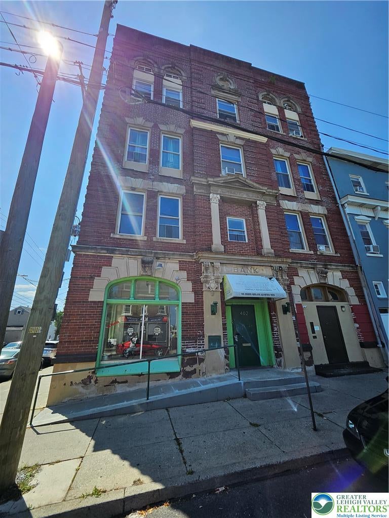 402 Ridge Avenue