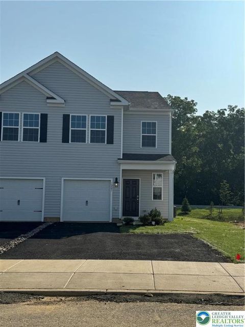 Photo of 1207 susan Circle, Macungie, PA 18031 (MLS # 760435) Photo of 1207 susan Circle, Macungie, PA 18031 (MLS # 760435)