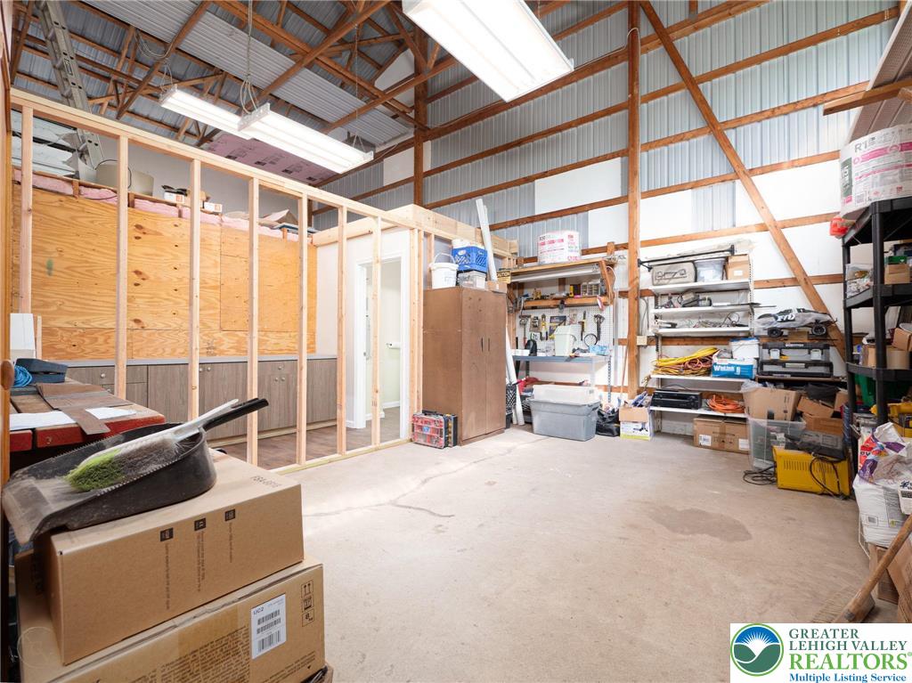 Springfield Twp, Pennsylvania 18036, United States, 4 Bedrooms Bedrooms, ,2 BathroomsBathrooms,Residential,Active,227218