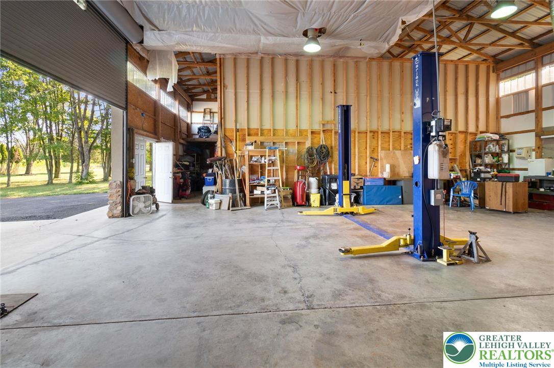 Springfield Twp, Pennsylvania 18036, United States, 4 Bedrooms Bedrooms, ,2 BathroomsBathrooms,Residential,Active,227218