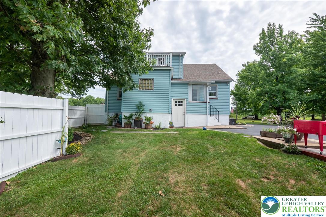 Springfield Twp, Pennsylvania 18036, United States, 4 Bedrooms Bedrooms, ,2 BathroomsBathrooms,Residential,Active,227218