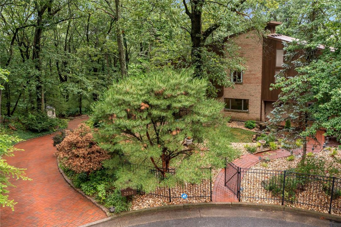 3385 Woodbridge Circle