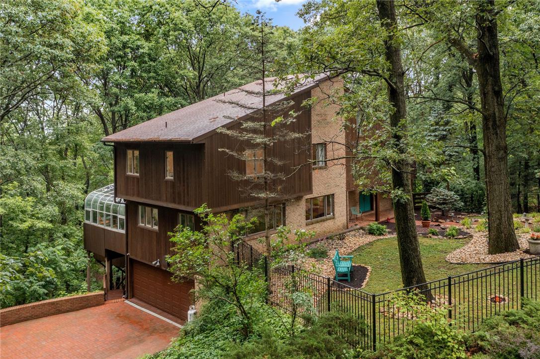 3385 Woodbridge Circle