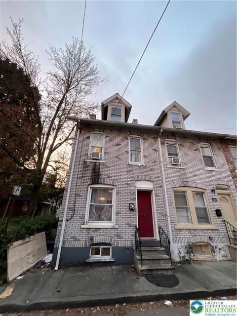 Photo of 208 N Poplar Street, Allentown, PA 18102 (MLS # 771117)