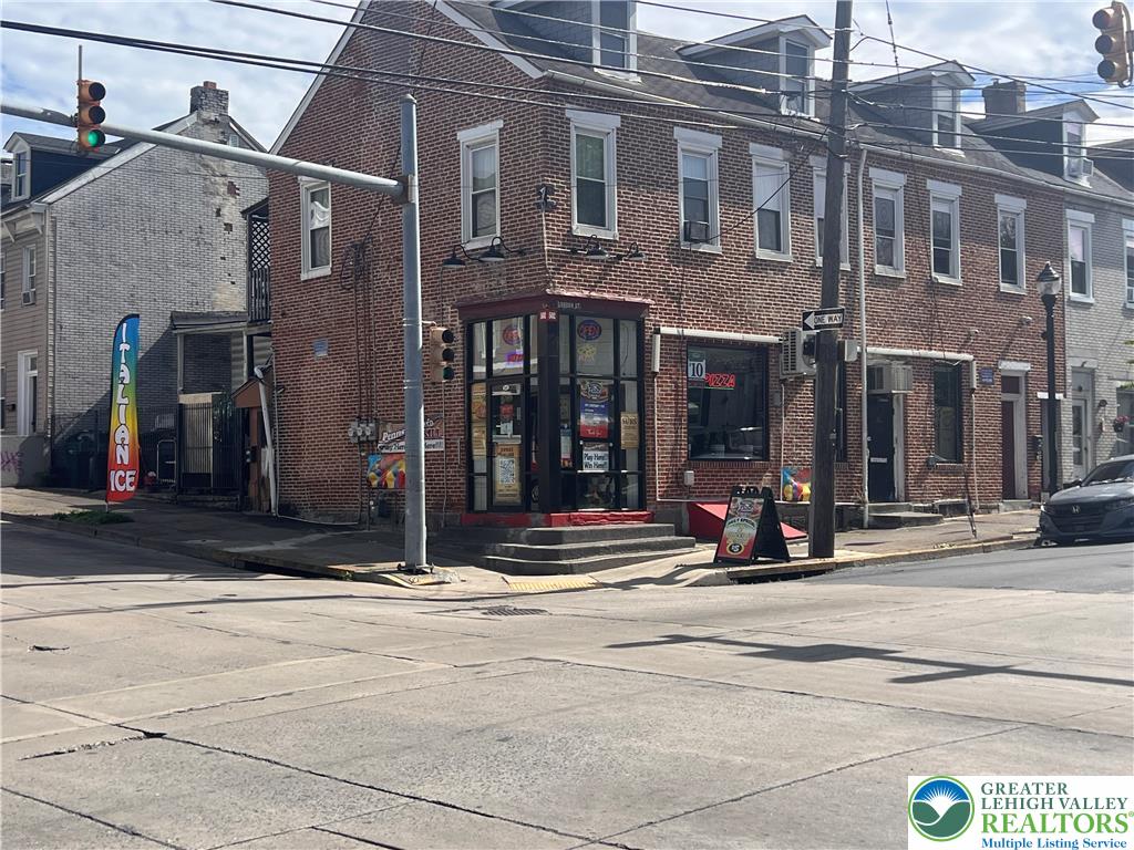 500 W Gordon Street