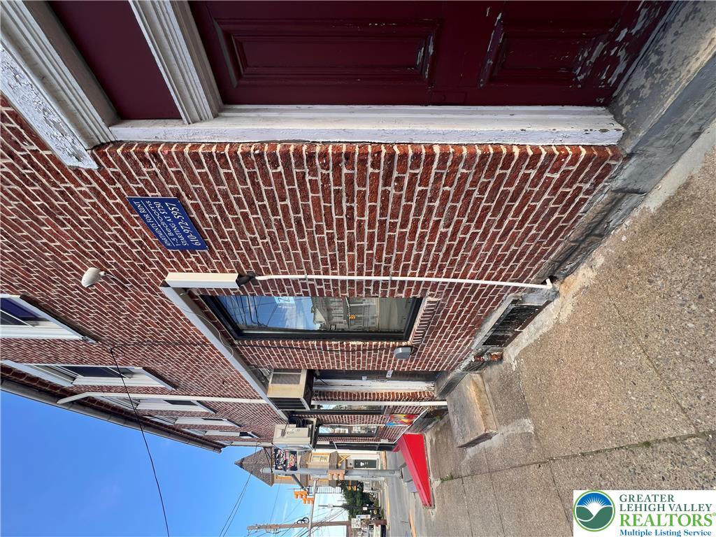 500 W Gordon Street
