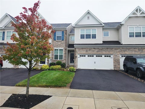 Townhouse For Rent - 524 Gray Feather Way<br/> Upper Macungie Twp, PA 18104