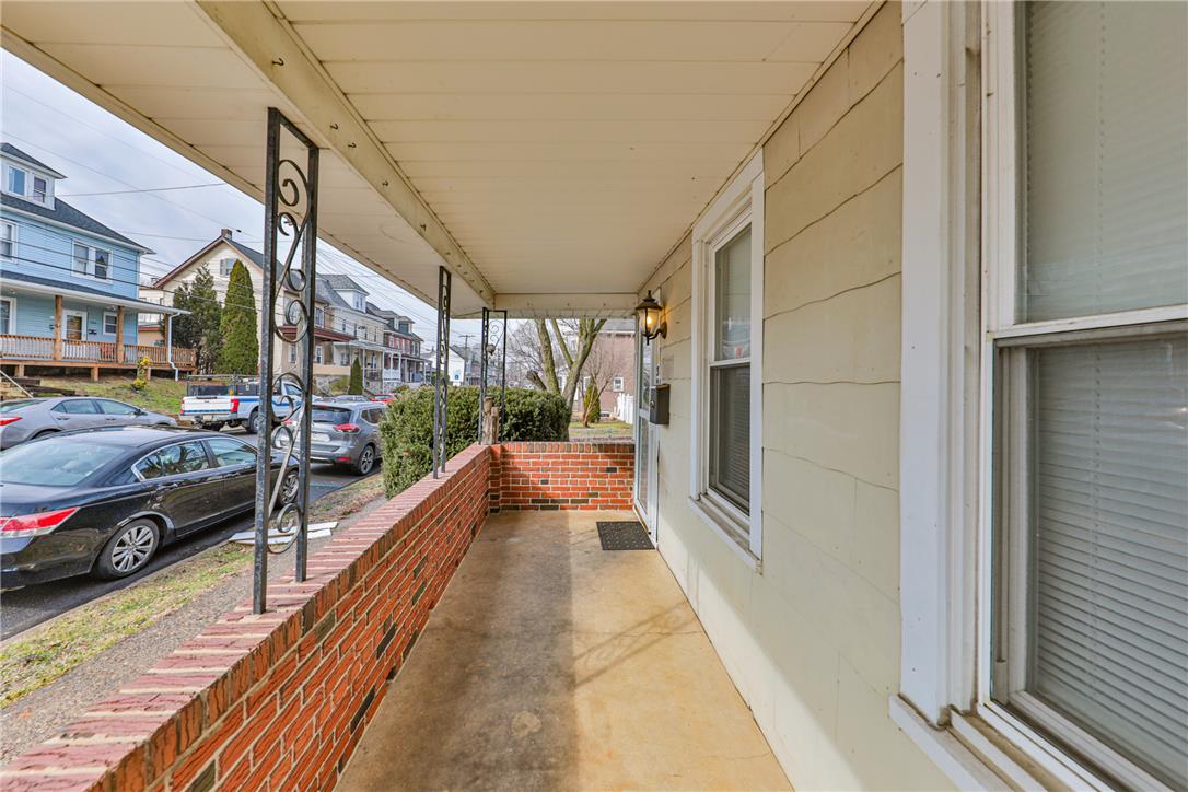303 W Lincoln Street