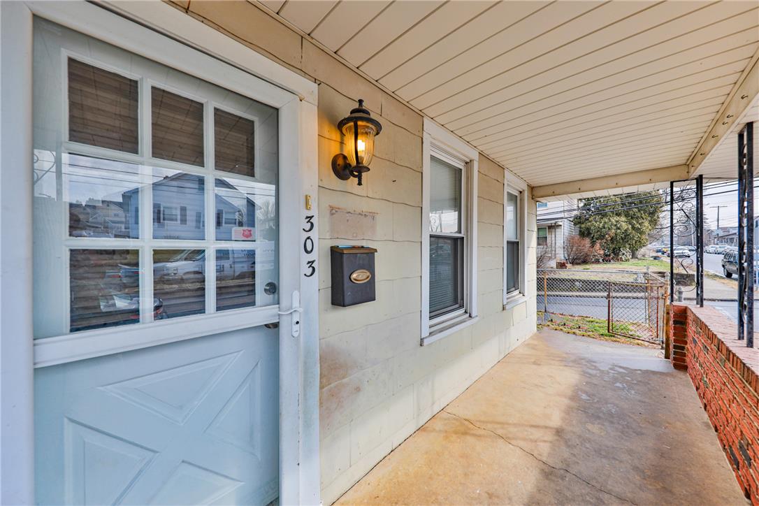 303 W Lincoln Street