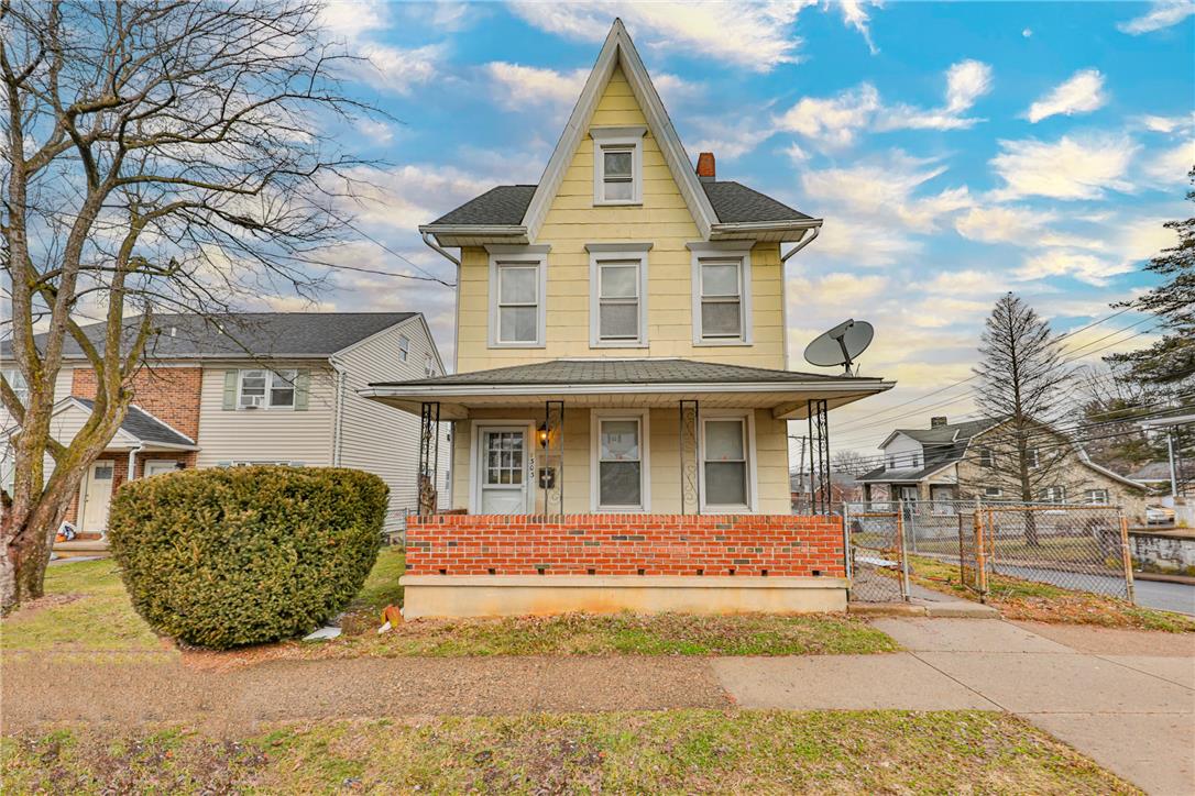 303 W Lincoln Street