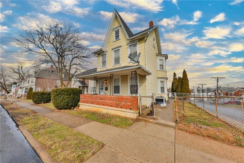 Homes For Rent - 303 W Lincoln Street<br/> Easton, PA 18042